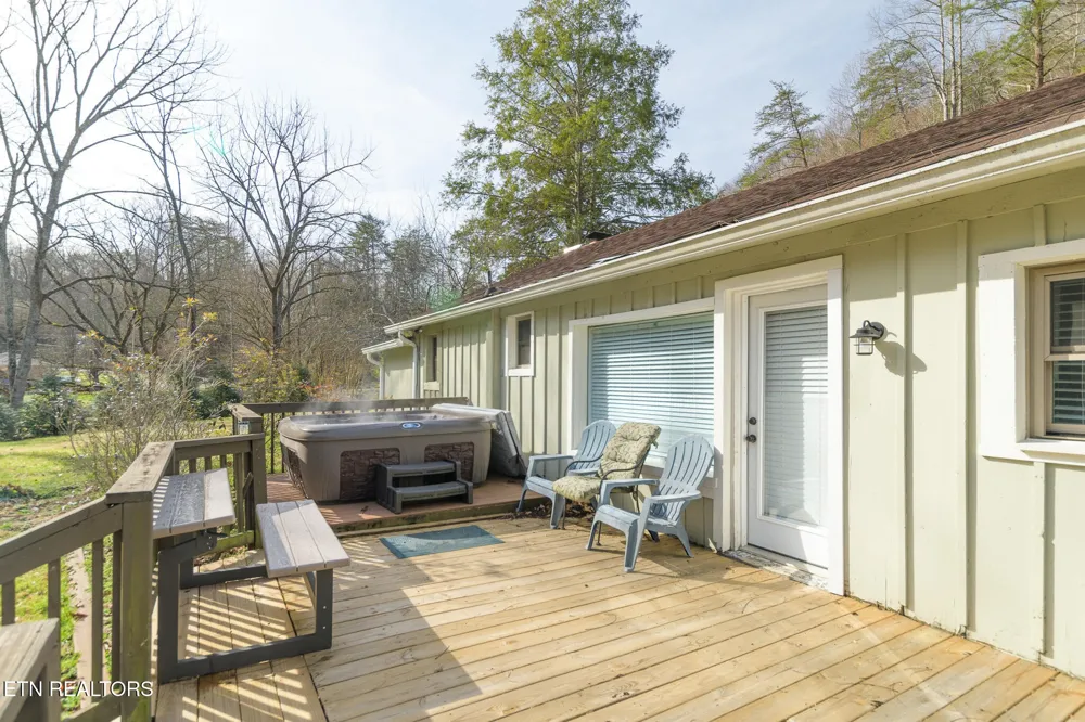 827 Mill Creek Rd Pigeon Forge, TN 37863