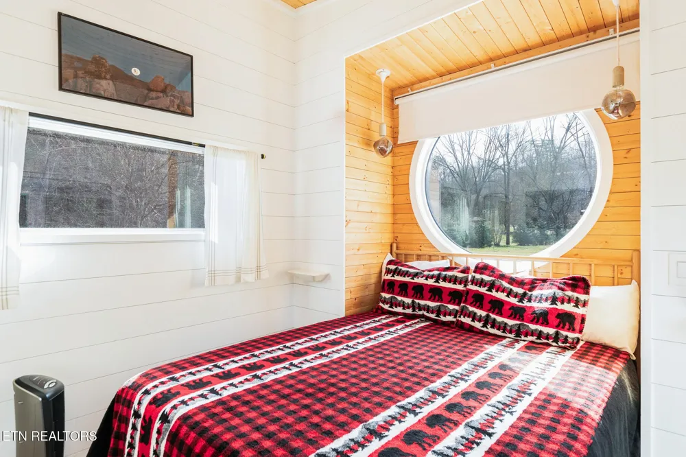 827 Mill Creek Rd Pigeon Forge, TN 37863