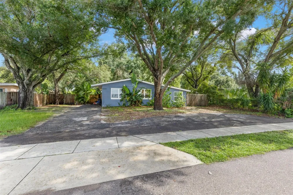 6225 76TH AVENUE Pinellas Park, FL 33781