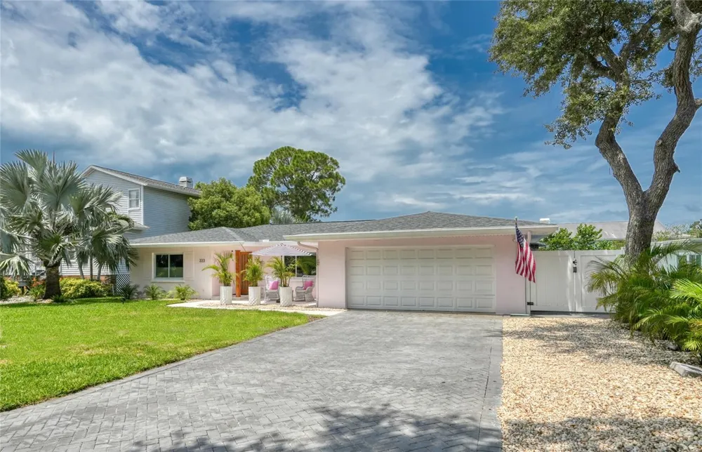 223 PINECREST DRIVE Palm Harbor, FL 34683