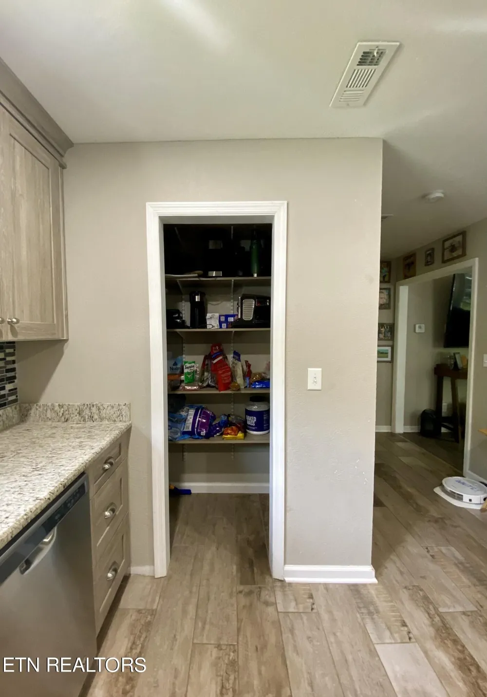 207 Blackburn Lane Lenoir City, TN 37771