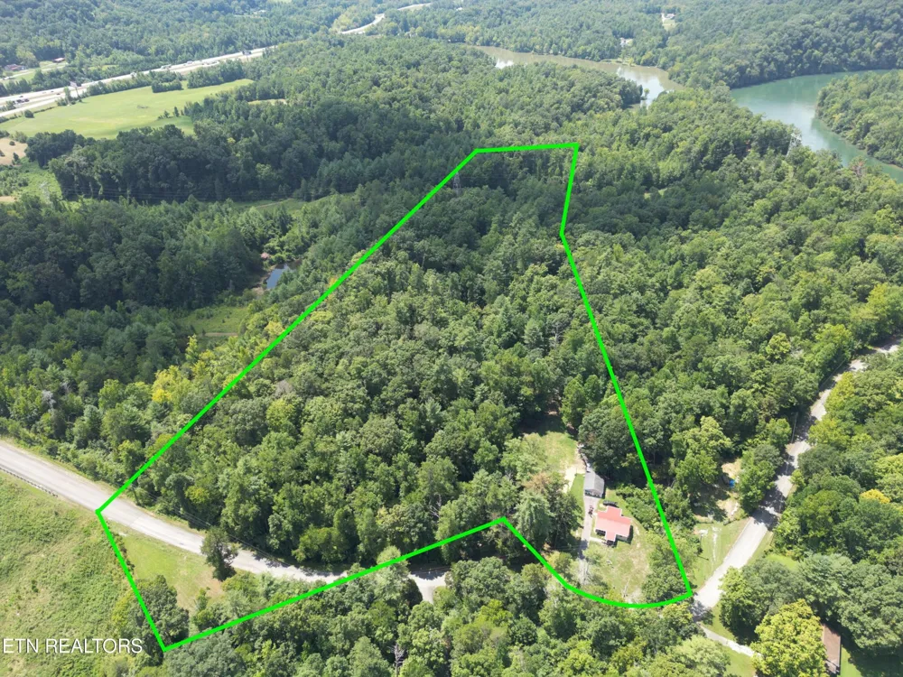 207 Blackburn Lane Lenoir City, TN 37771