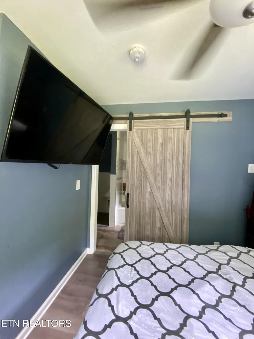 207 Blackburn Lane Lenoir City, TN 37771