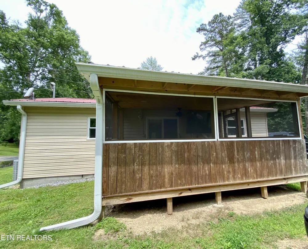207 Blackburn Lane Lenoir City, TN 37771