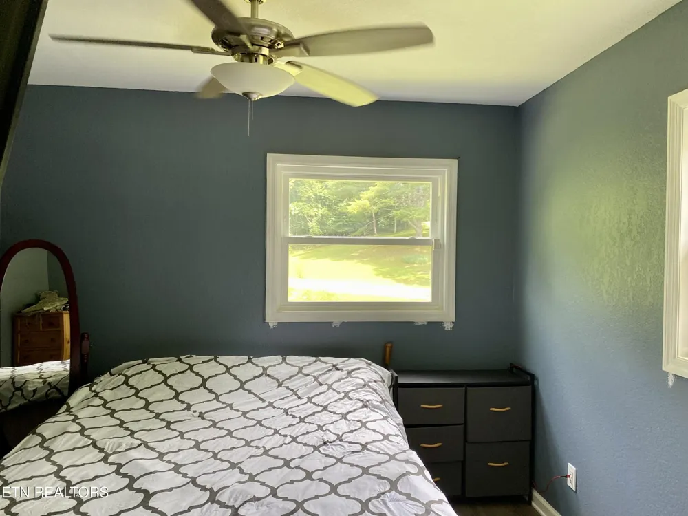 207 Blackburn Lane Lenoir City, TN 37771