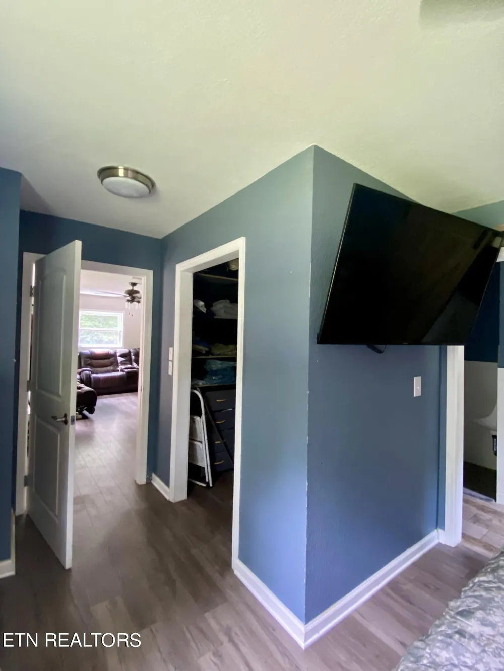 207 Blackburn Lane Lenoir City, TN 37771