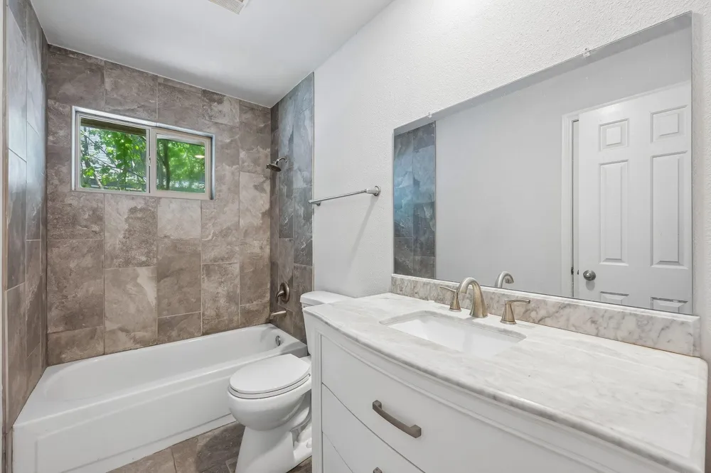 6833 Parkwood Drive North Richland Hills, TX 76182