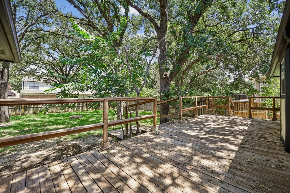 6833 Parkwood Drive North Richland Hills, TX 76182