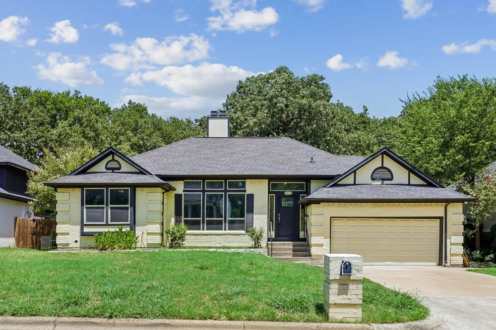 6833 Parkwood Drive North Richland Hills, TX 76182