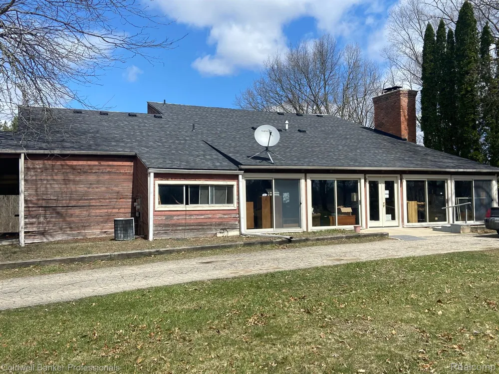 8899 DWYER ROAD Hartland Township, MI 48855