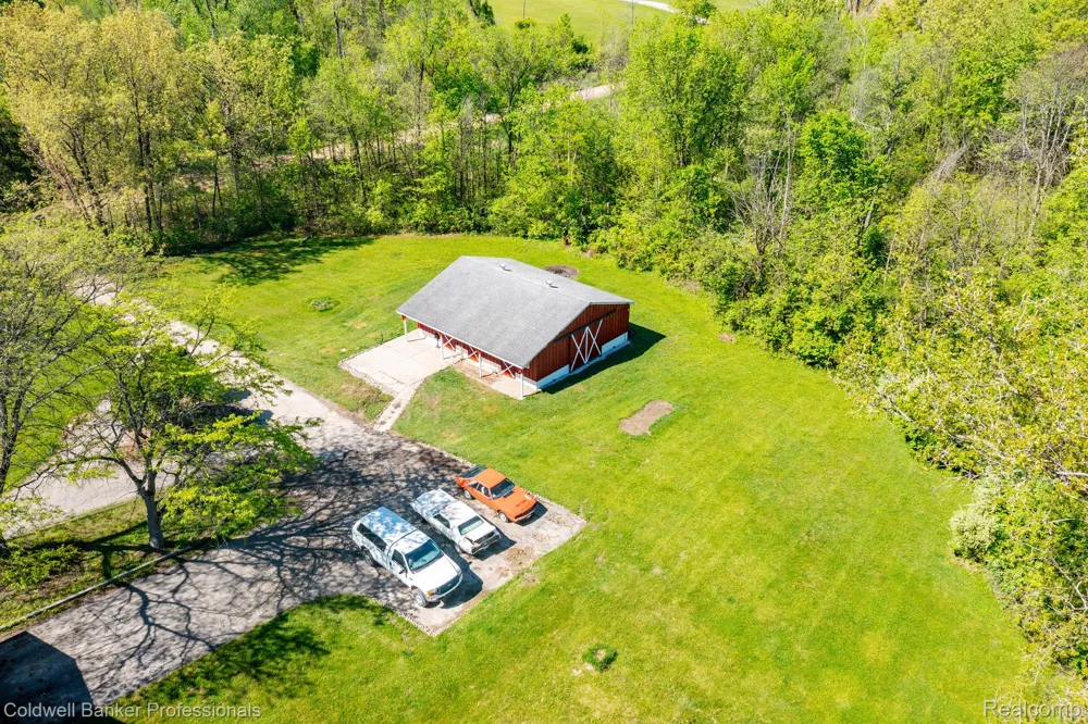 8899 DWYER ROAD Hartland Township, MI 48855