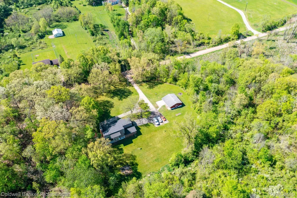 8899 DWYER ROAD Hartland Township, MI 48855
