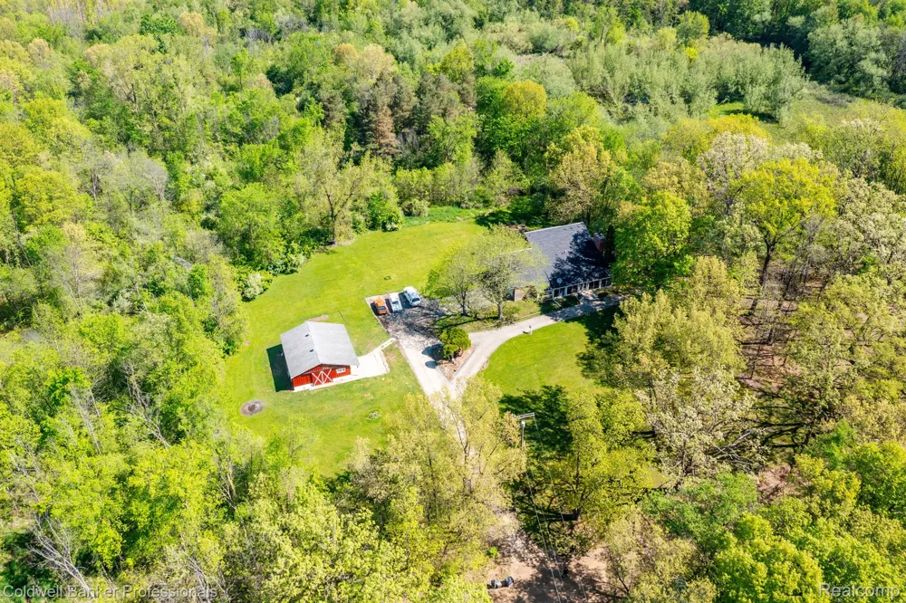 8899 DWYER ROAD Hartland Township, MI 48855