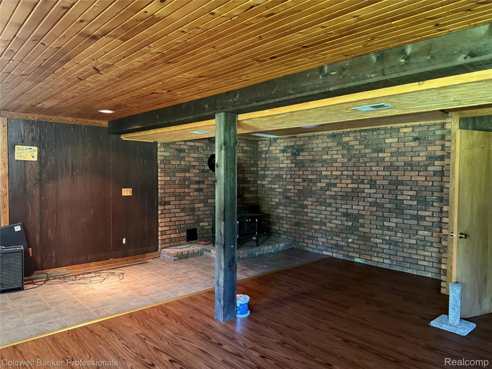 8899 DWYER ROAD Hartland Township, MI 48855