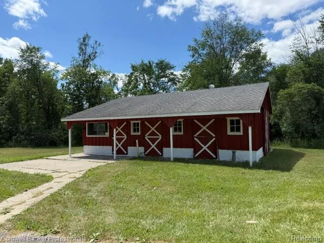 8899 DWYER ROAD Hartland Township, MI 48855