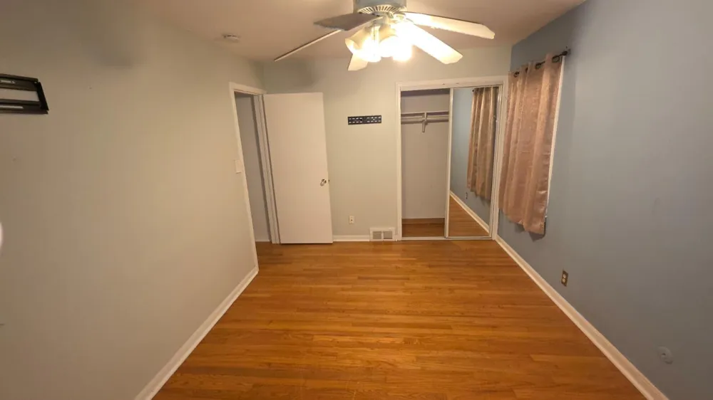24517 Rosebud Avenue Eastpointe City, MI 48021