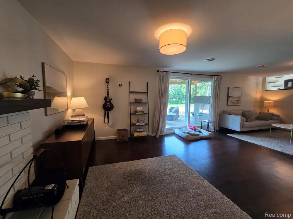 24697 S Cromwell Drive Franklin Village, MI 48025