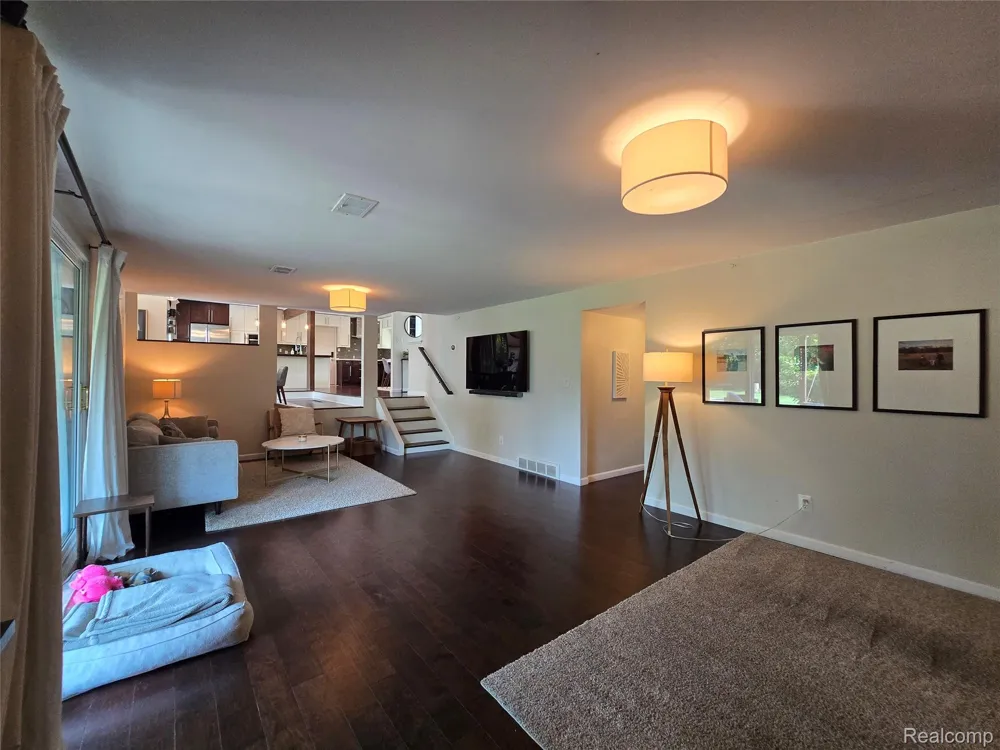 24697 S Cromwell Drive Franklin Village, MI 48025
