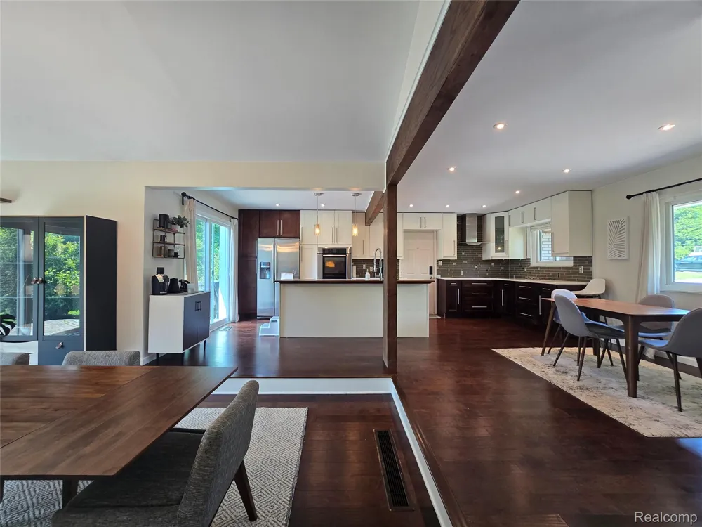 24697 S Cromwell Drive Franklin Village, MI 48025