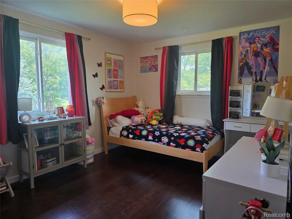 24697 S Cromwell Drive Franklin Village, MI 48025