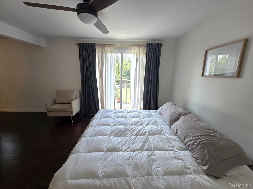 24697 S Cromwell Drive Franklin Village, MI 48025