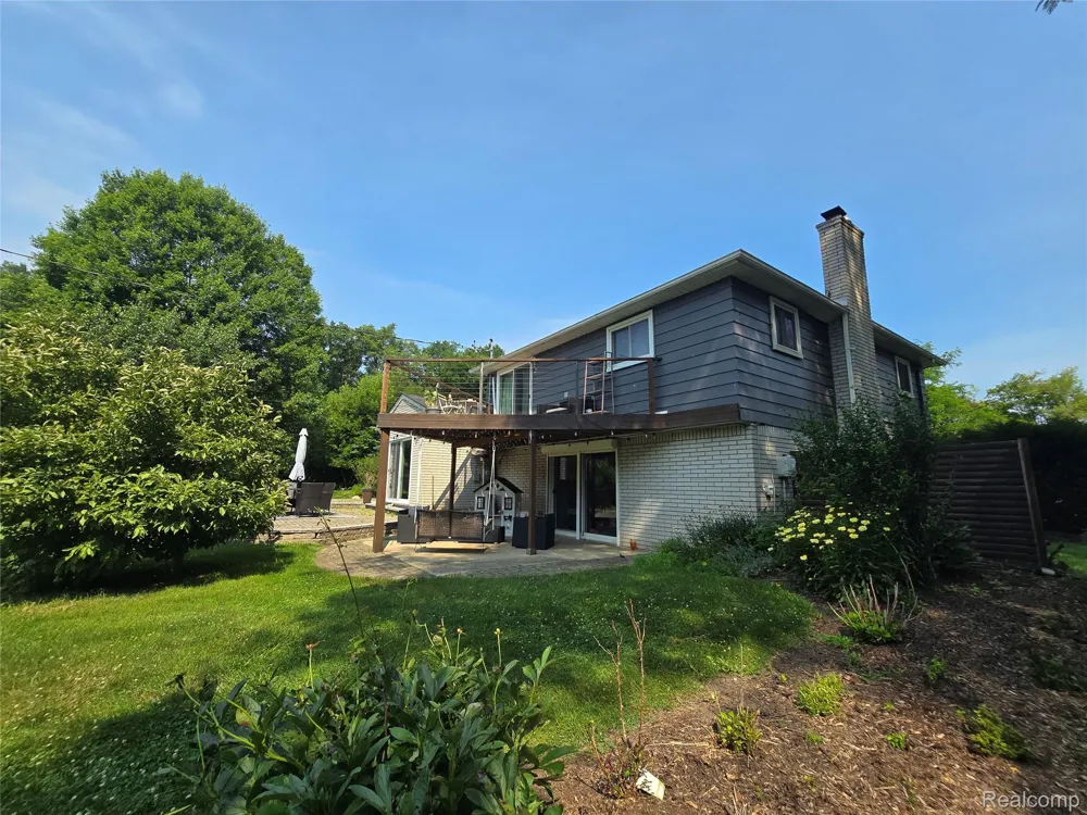 24697 S Cromwell Drive Franklin Village, MI 48025