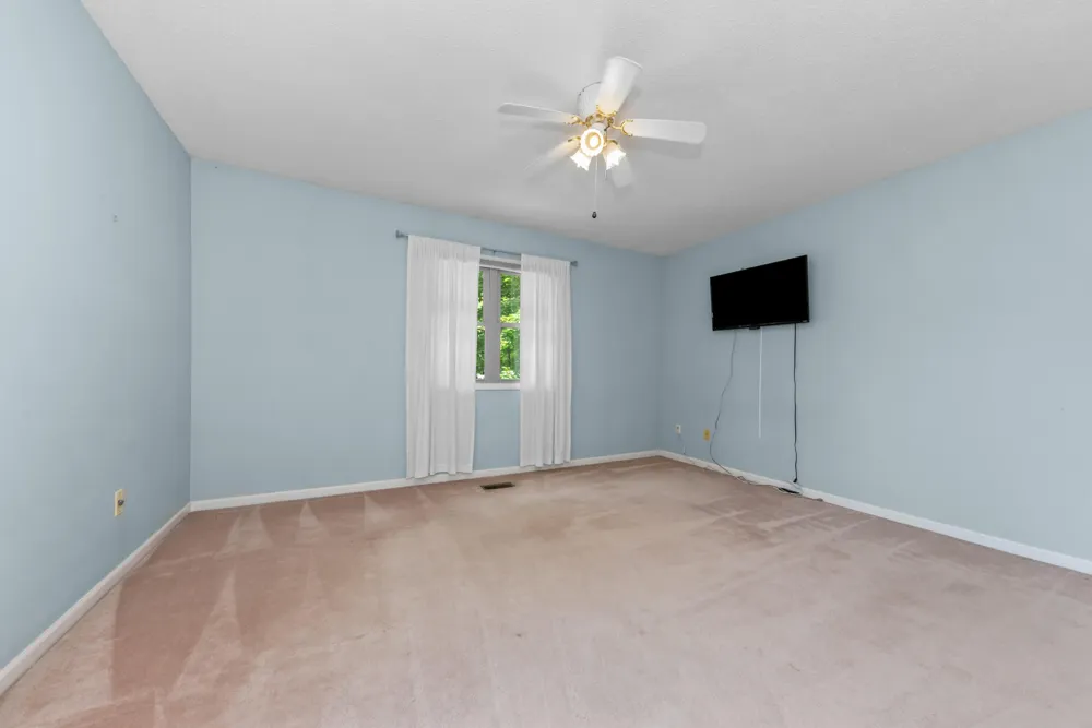 908 Moore Drive Chelsea City, MI 48118
