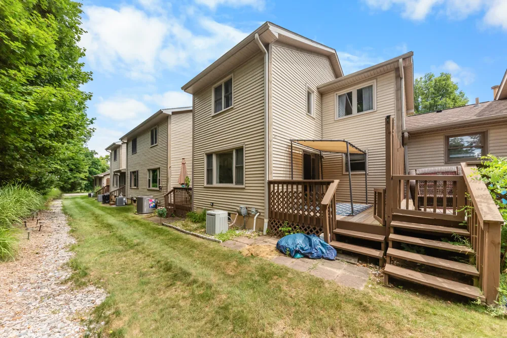 908 Moore Drive Chelsea City, MI 48118