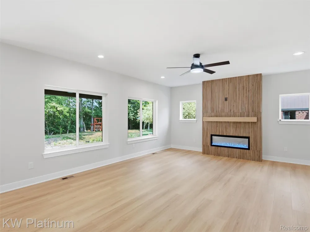3418 Round Tree Drive China Township, MI 48054