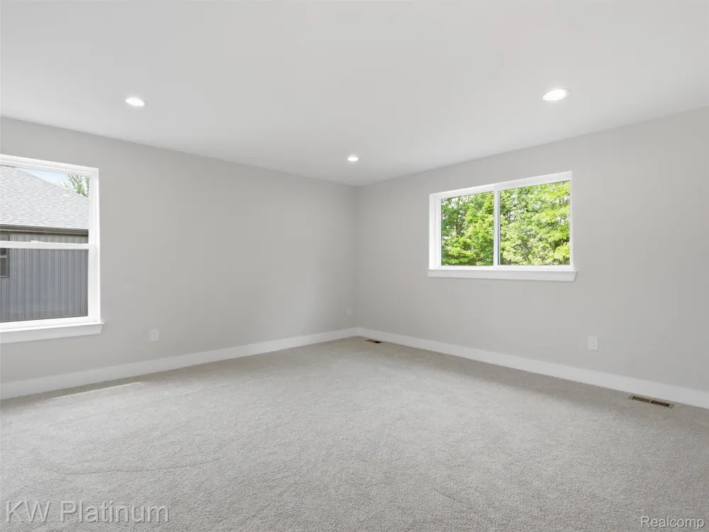 3418 Round Tree Drive China Township, MI 48054