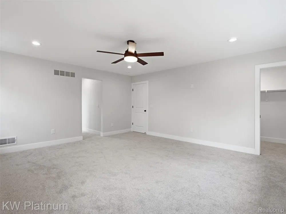 3418 Round Tree Drive China Township, MI 48054
