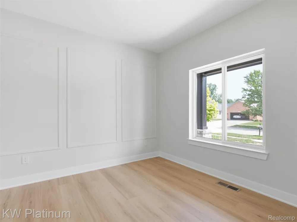 3418 Round Tree Drive China Township, MI 48054