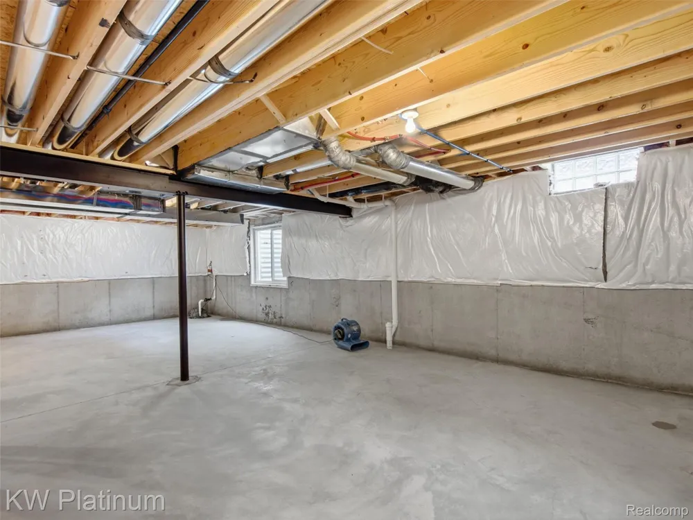 3418 Round Tree Drive China Township, MI 48054
