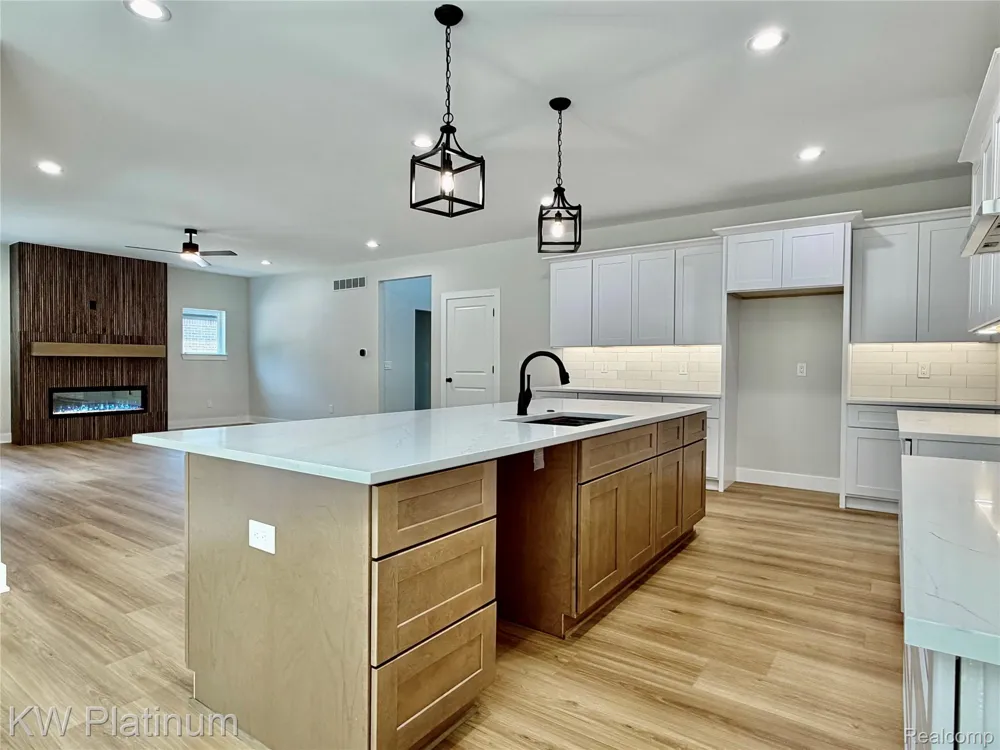3418 Round Tree Drive China Township, MI 48054