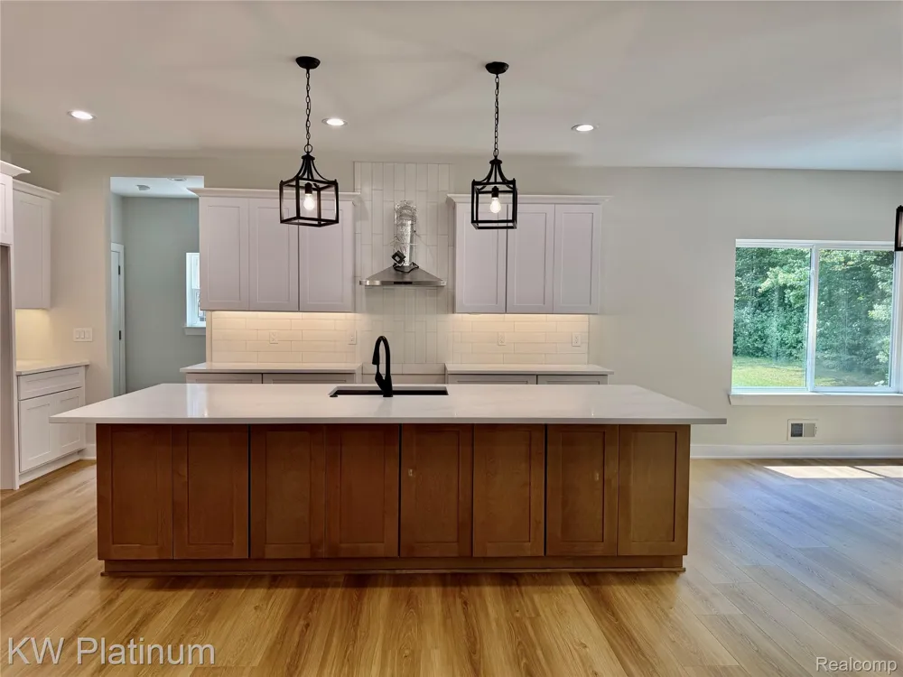 3418 Round Tree Drive China Township, MI 48054