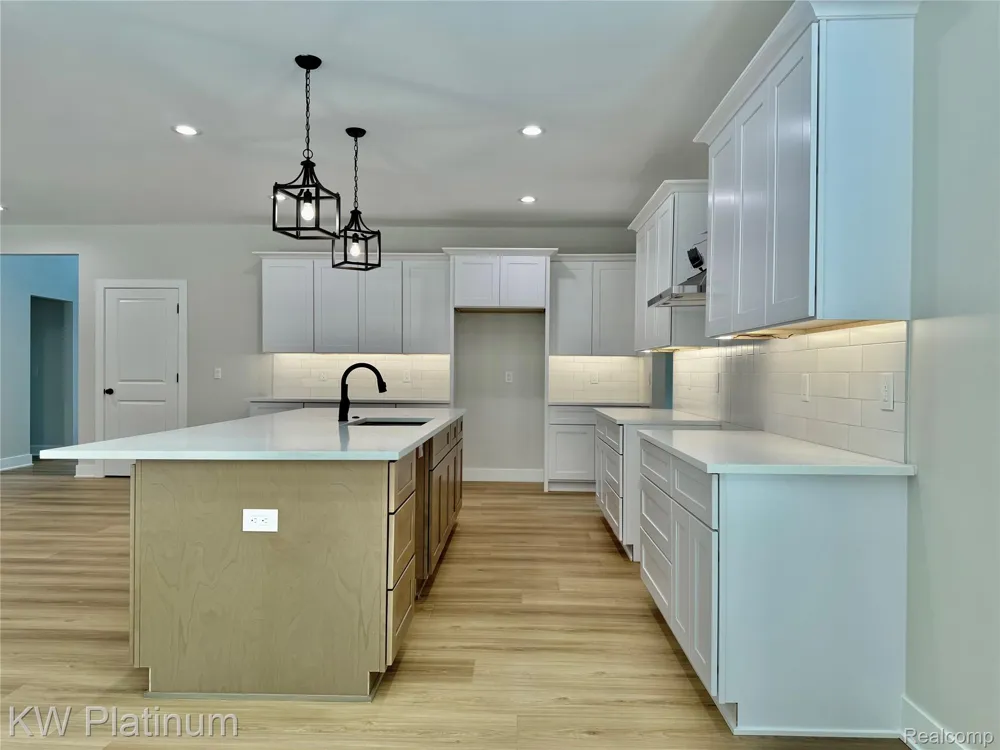 3418 Round Tree Drive China Township, MI 48054