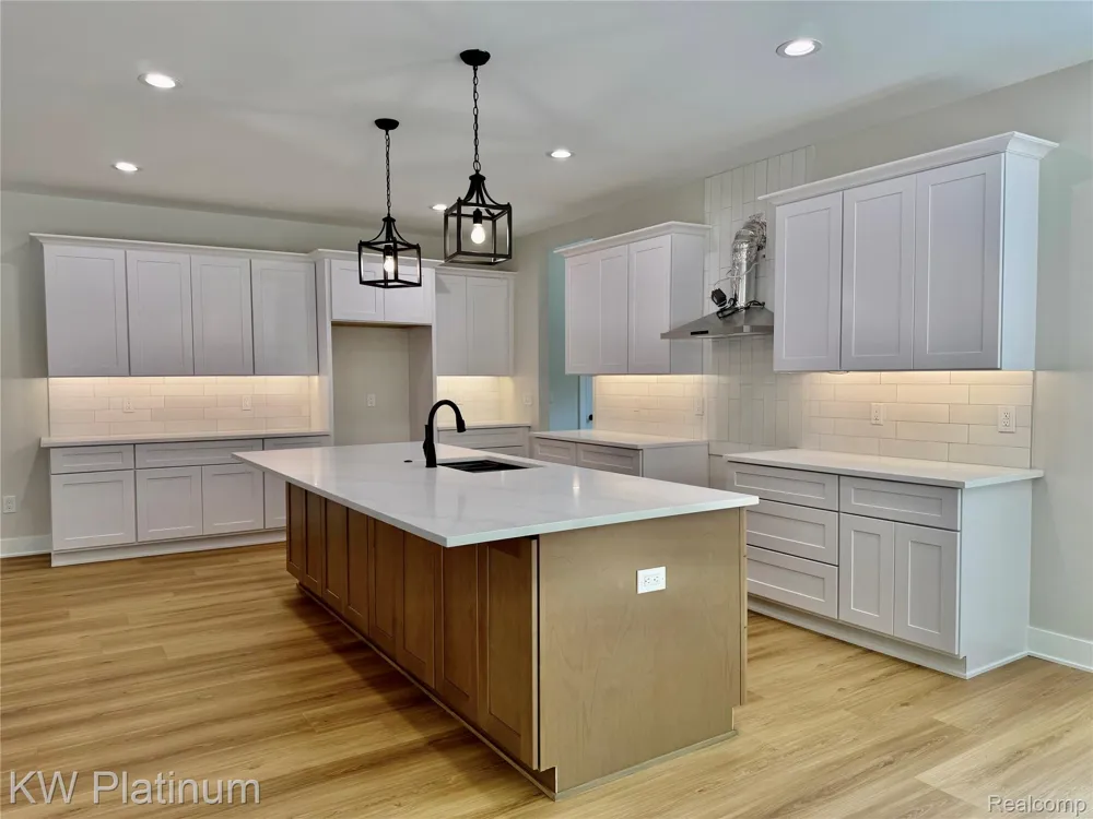3418 Round Tree Drive China Township, MI 48054