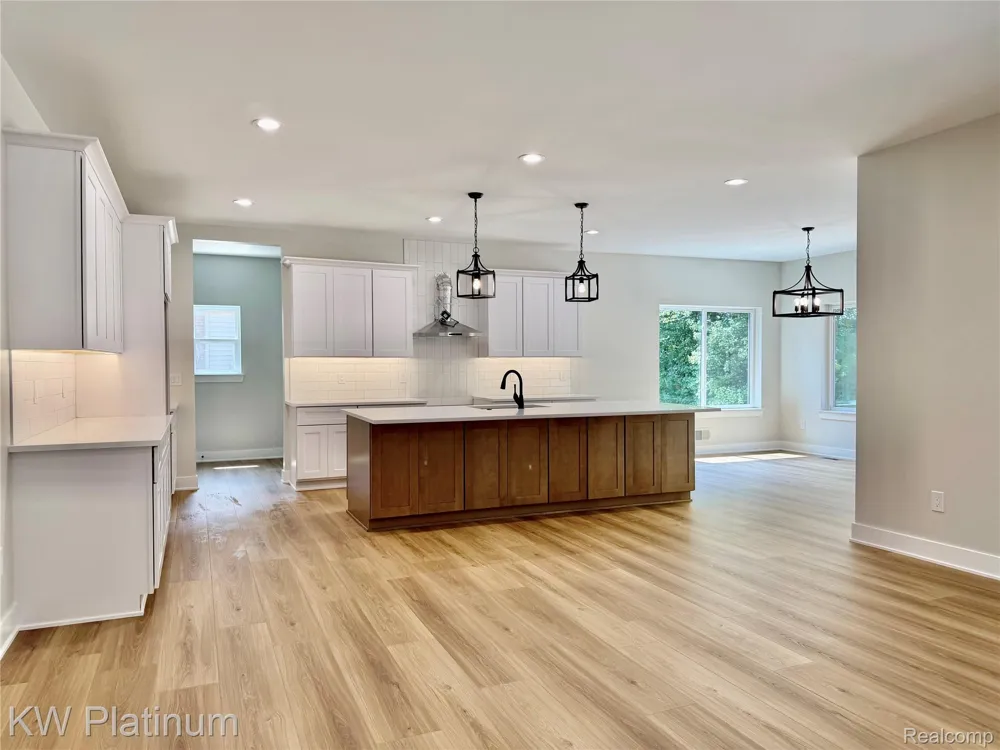 3418 Round Tree Drive China Township, MI 48054