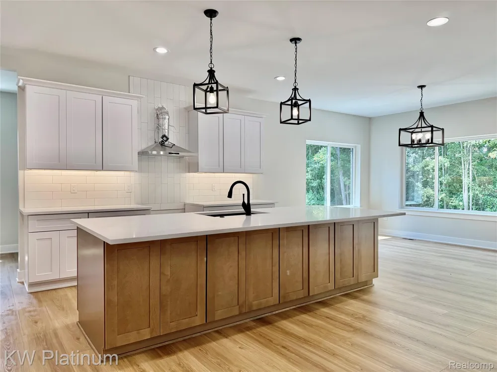 3418 Round Tree Drive China Township, MI 48054