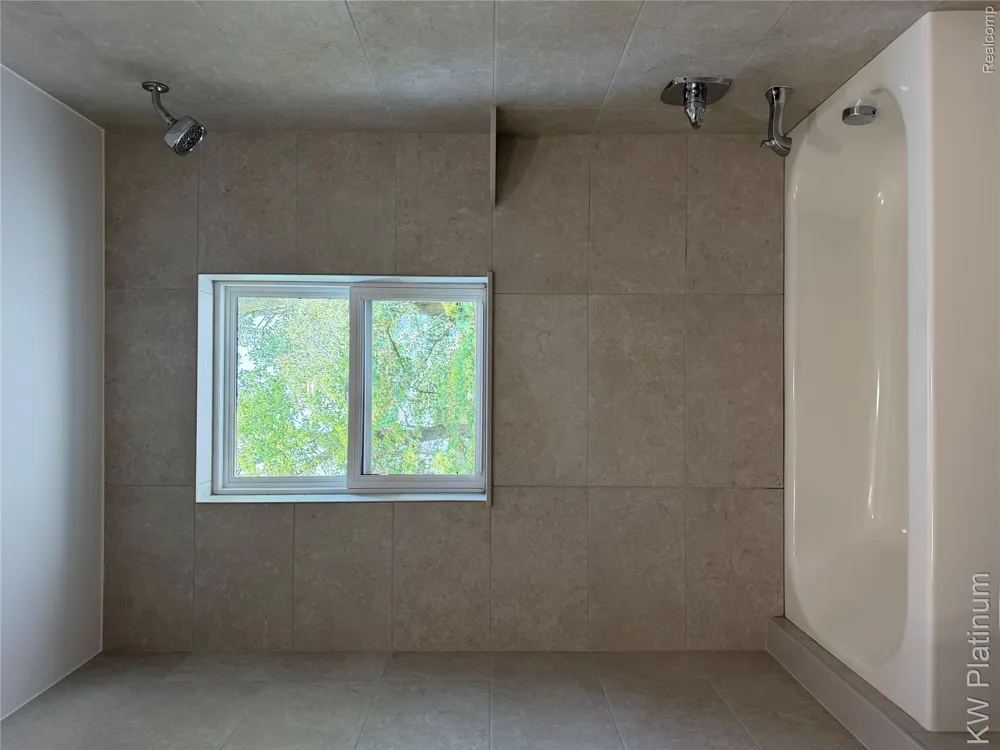 3418 Round Tree Drive China Township, MI 48054