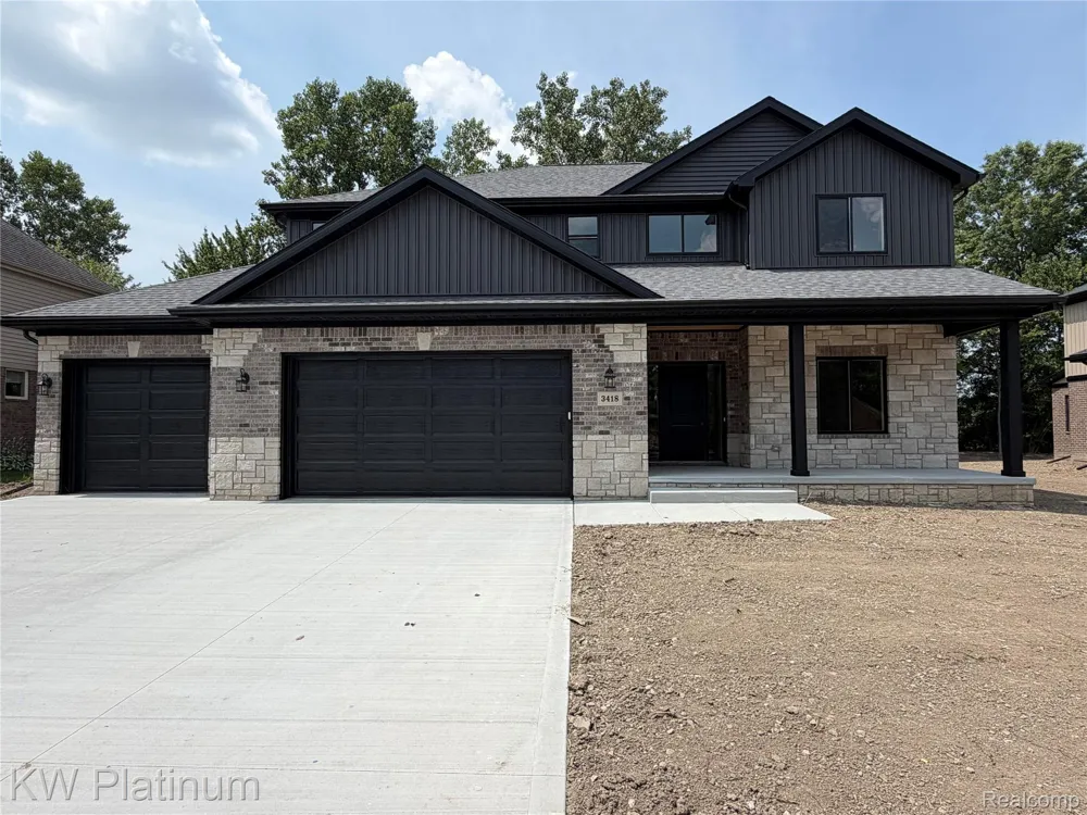 3418 Round Tree Drive China Township, MI 48054
