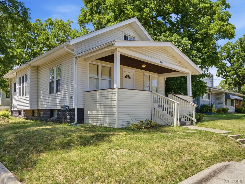 290 S Paddock Street Pontiac City, MI 48342