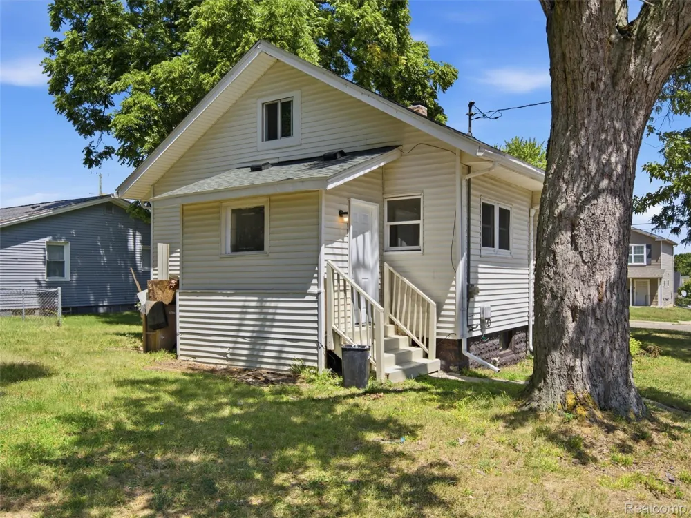 290 S Paddock Street Pontiac City, MI 48342