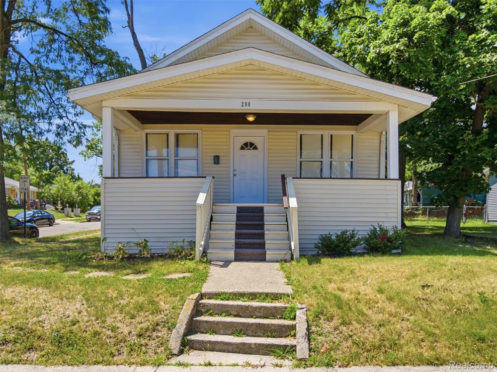 290 S Paddock Street Pontiac City, MI 48342