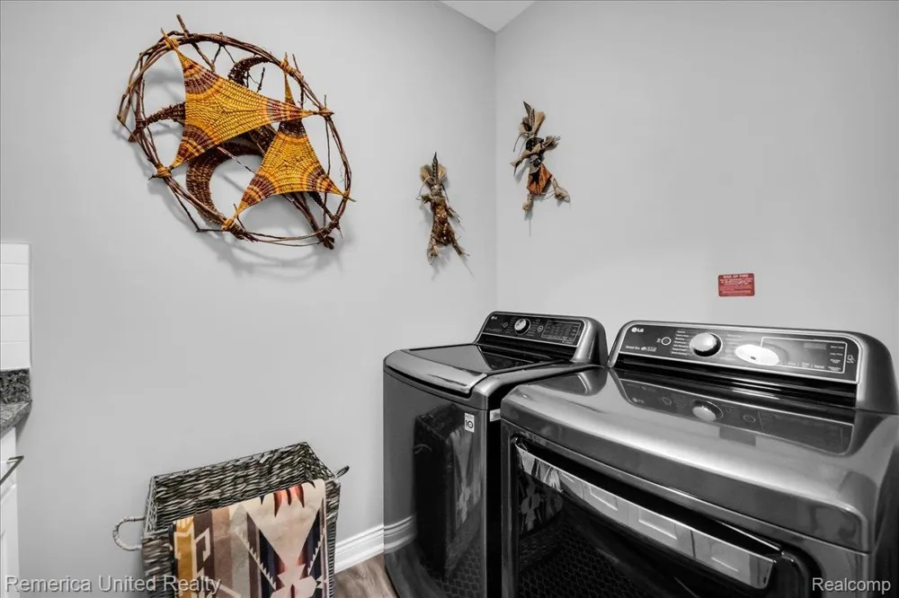 8037 Bridgestone Boulevard White Lake Charter Township, MI 48386
