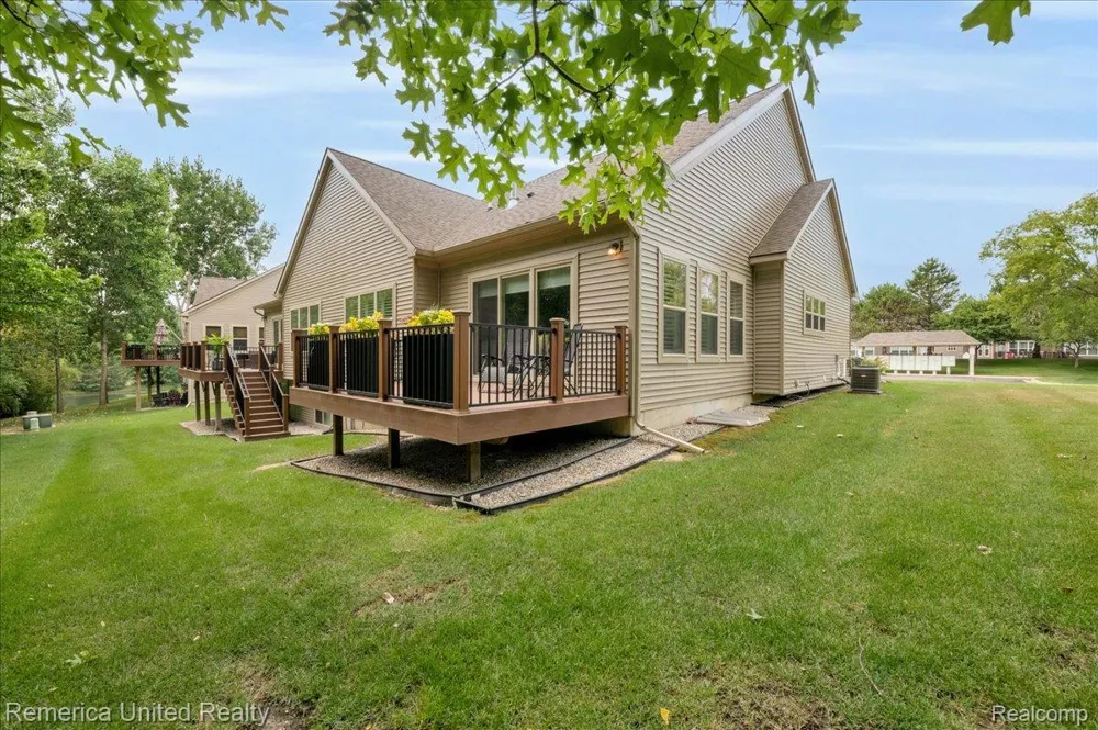 8037 Bridgestone Boulevard White Lake Charter Township, MI 48386