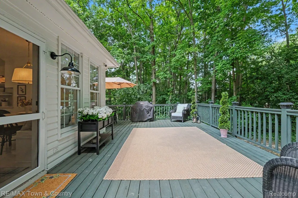 3246 Fieldstone Drive Flushing Charter Township, MI 48433