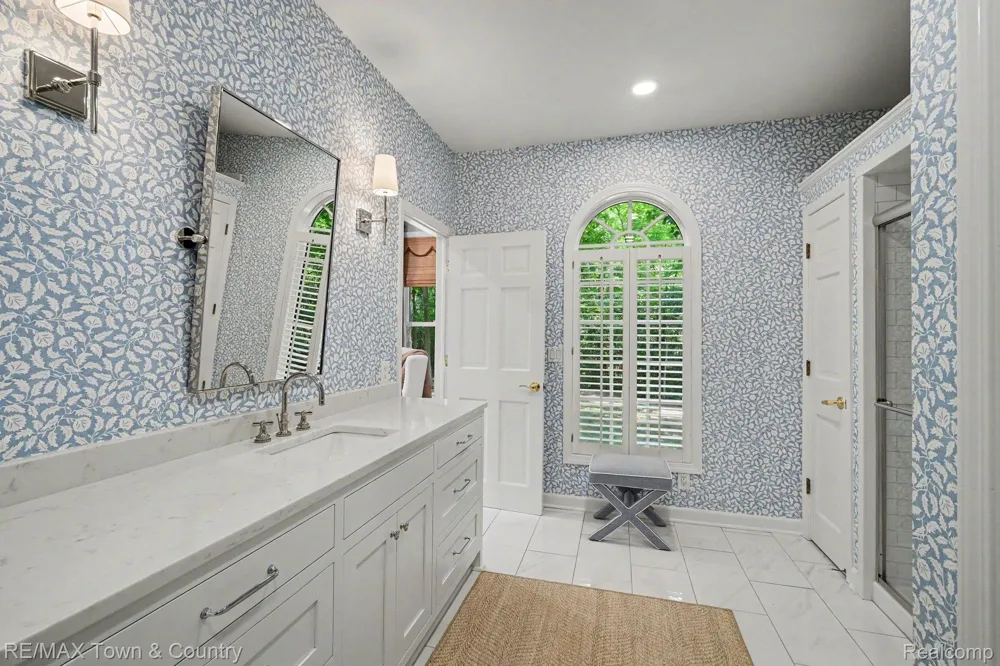 3246 Fieldstone Drive Flushing Charter Township, MI 48433