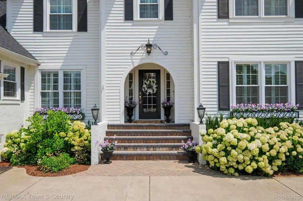 3246 Fieldstone Drive Flushing Charter Township, MI 48433