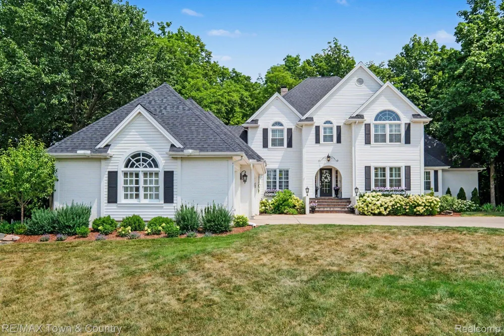 3246 Fieldstone Drive Flushing Charter Township, MI 48433
